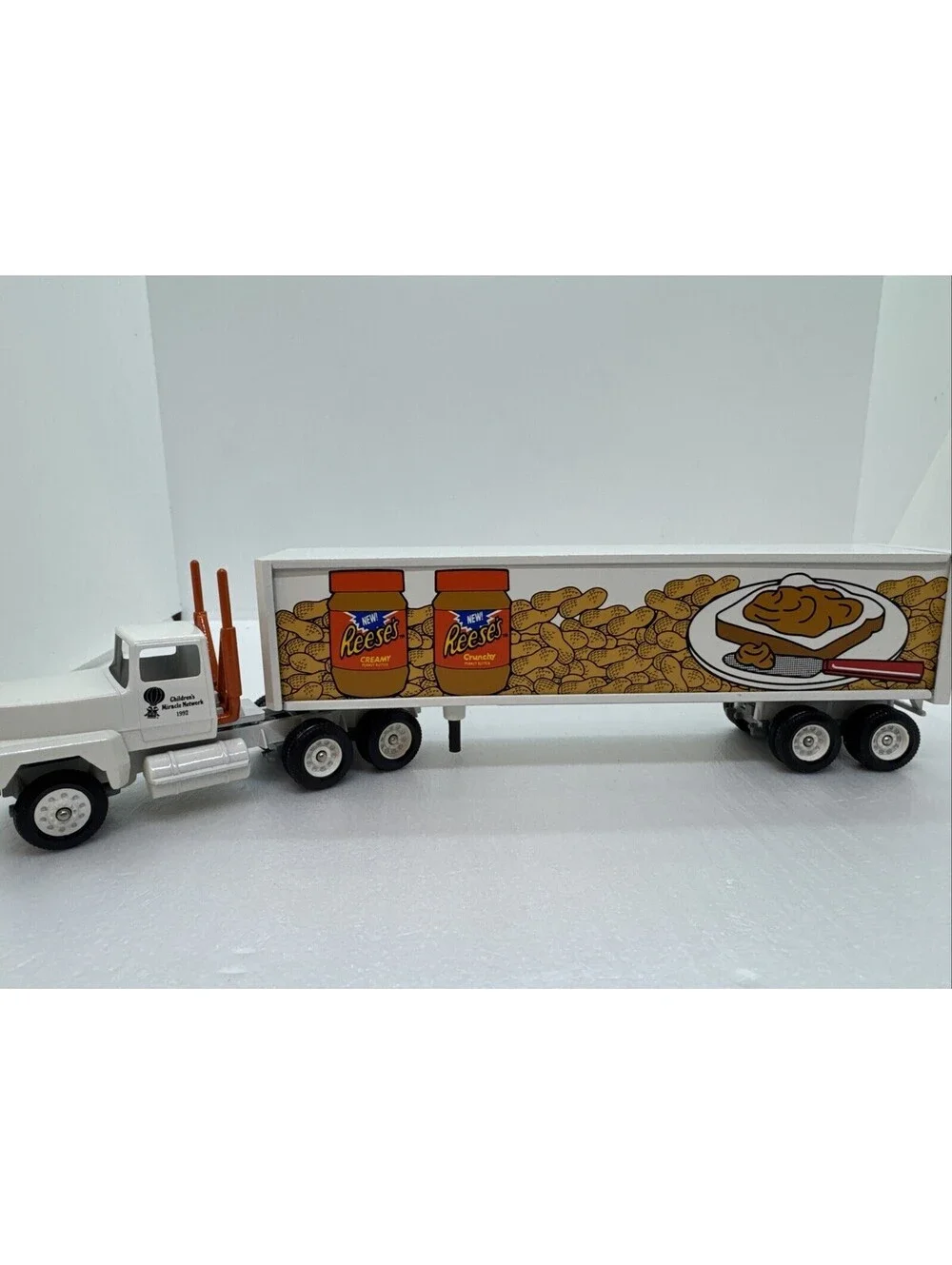 1/64 Winross Semi Truck Hershey Reese's Peanut Butter 1992 Children's Miracle PA
